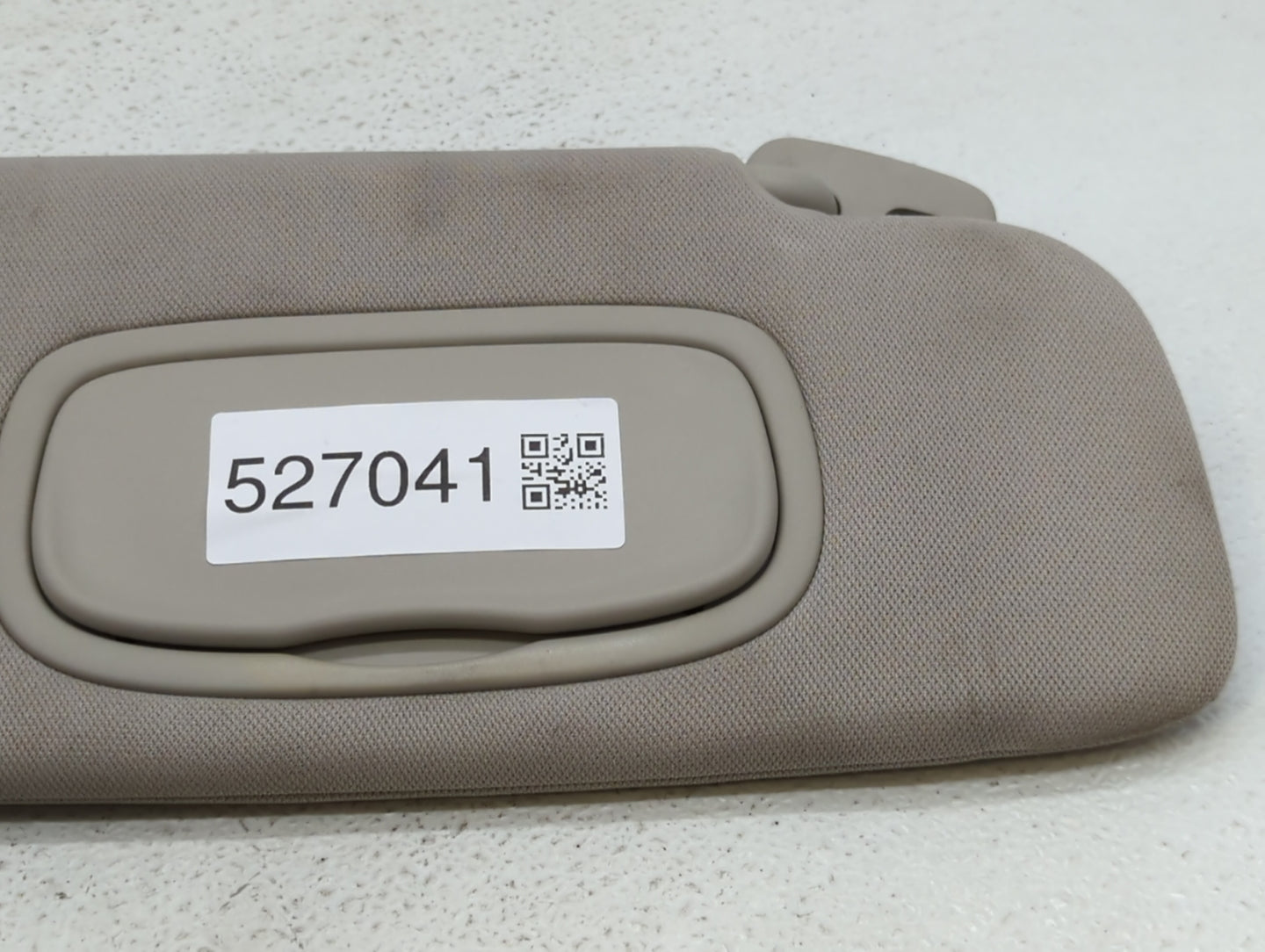 2020-2021 Chrysler Voyager Sun Visor Shade Replacement Passenger Right Mirror Fits Fits 2020 2021 2022 OEM Used Auto Parts -