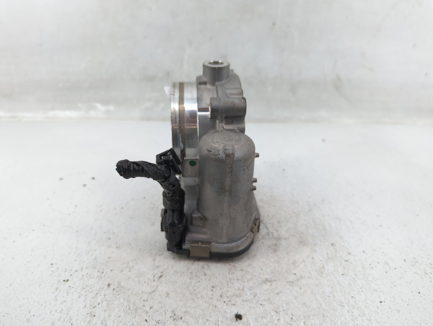 2020-2022 Chrysler Voyager Throttle Body P/N:05184349AF Fits Fits 2011 2012 2013 2014 2015 2016 2017 2018 2019 2020 2021 202