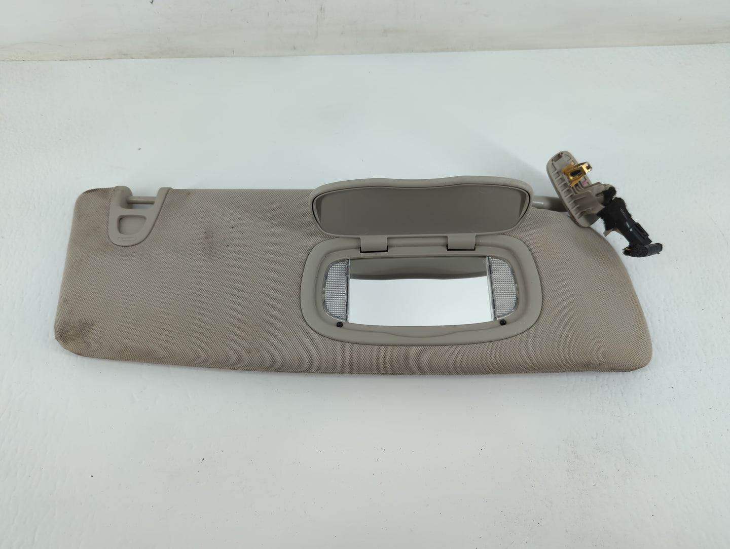 2020-2022 Chrysler Voyager Sun Visor Shade Replacement Passenger Right Mirror Fits Fits 2020 2021 2022 OEM Used Auto Parts -