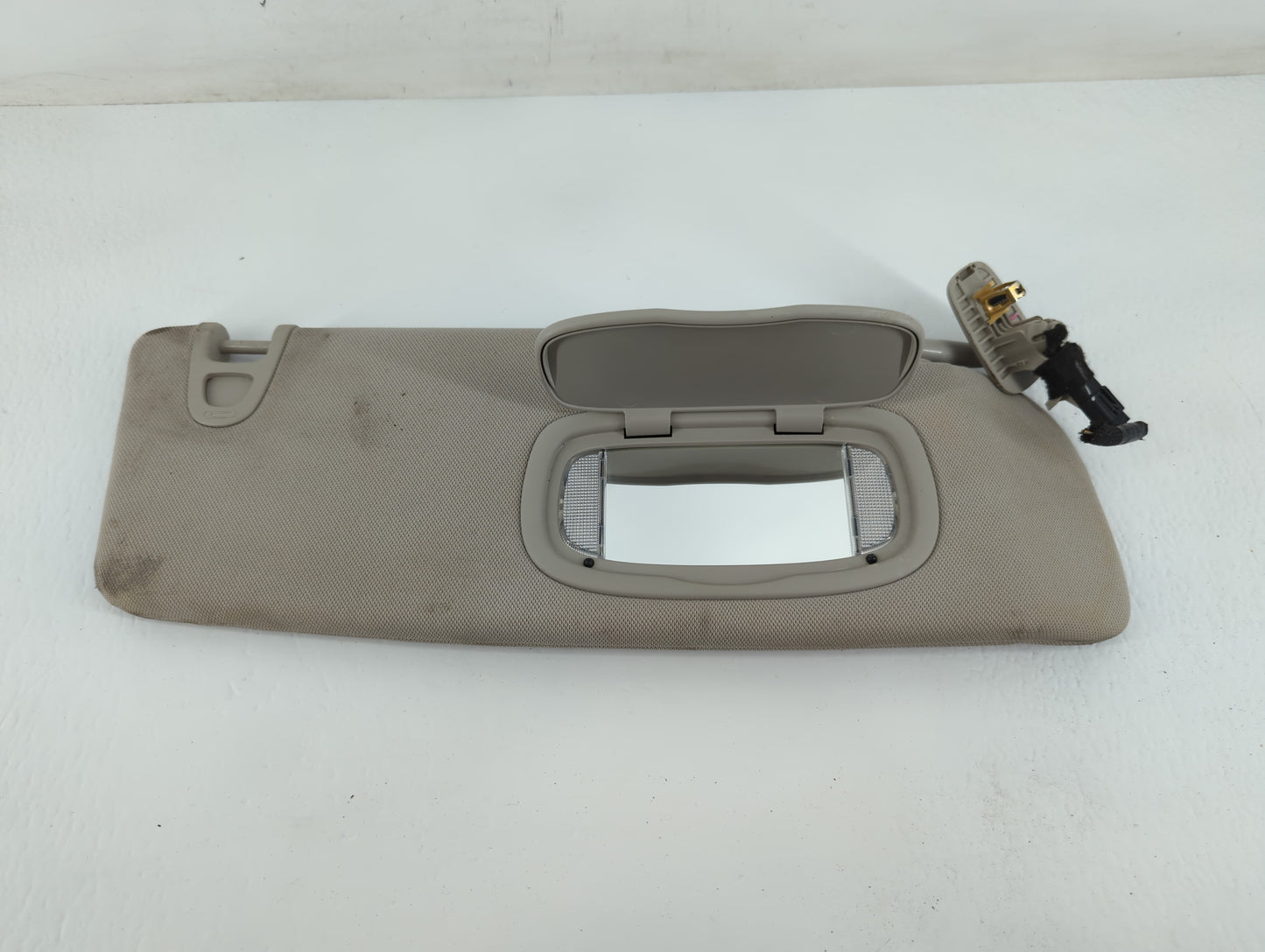 2020-2022 Chrysler Voyager Sun Visor Shade Replacement Passenger Right Mirror Fits Fits 2020 2021 2022 OEM Used Auto Parts -