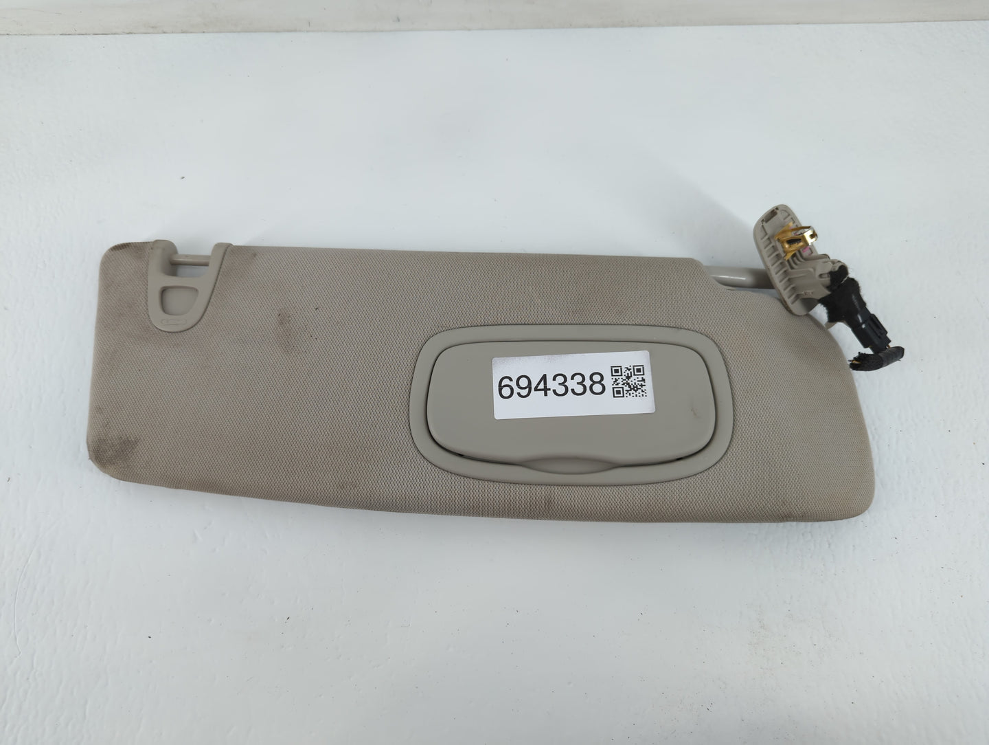 2020-2022 Chrysler Voyager Sun Visor Shade Replacement Passenger Right Mirror Fits Fits 2020 2021 2022 OEM Used Auto Parts -