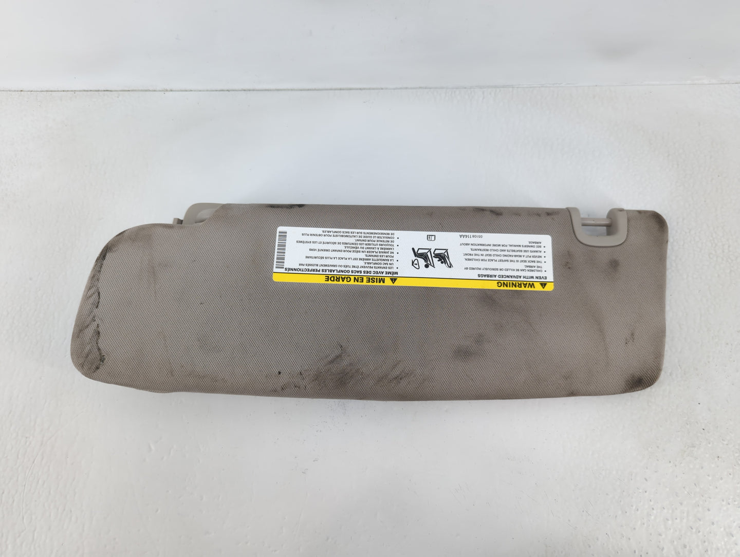 2020-2022 Chrysler Voyager Sun Visor Shade Replacement Passenger Right Mirror Fits Fits 2020 2021 2022 OEM Used Auto Parts -