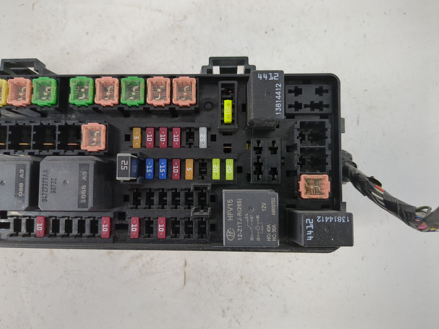 2021-2022 Dodge Challenger Fusebox Fuse Box Panel Relay Module P/N:P68487486AB Fits Fits 2021 2022 OEM Used Auto Parts - Oem