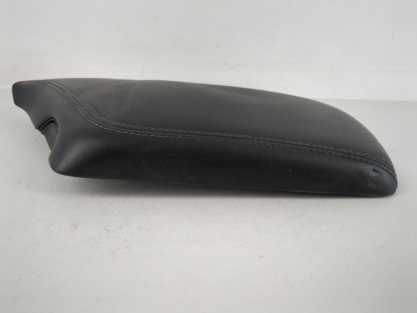 2015-2022 Dodge Challenger Center Console Armrest Cover Lid P/N:5LE49LA8AG Fits Fits 2015 2016 2017 2018 2019 2020 2021 2022
