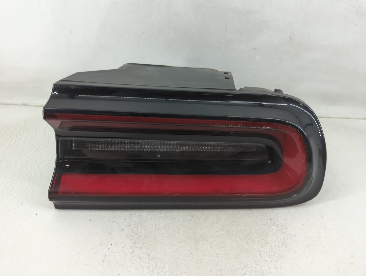 2015-2022 Dodge Challenger Tail Light Assembly Passenger Right OEM P/N:68403954-AB 68510770AA Fits OEM Used Auto Parts - Oem
