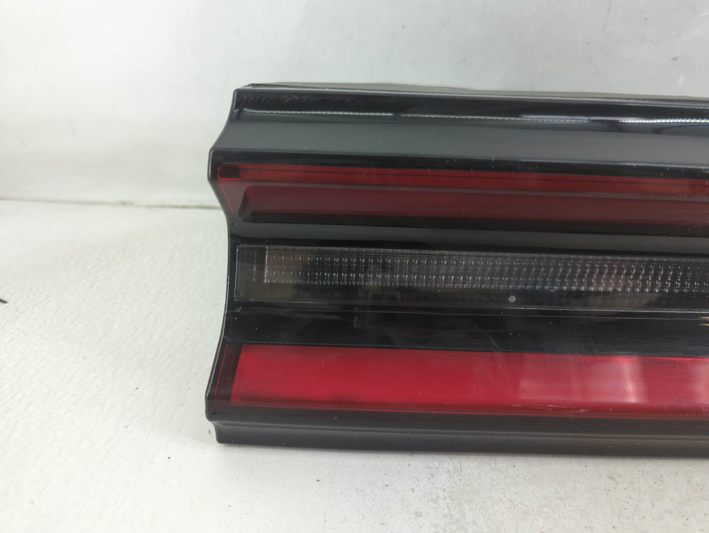 2015-2022 Dodge Challenger Tail Light Assembly Passenger Right OEM P/N:68403954-AB 68510770AA Fits OEM Used Auto Parts - Oem