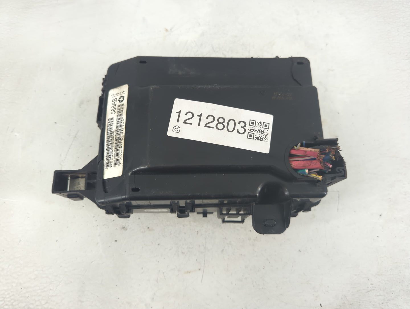 2021-2022 Dodge Challenger Fusebox Fuse Box Panel Relay Module P/N:P68498586AB Fits Fits 2021 2022 OEM Used Auto Parts - Oem