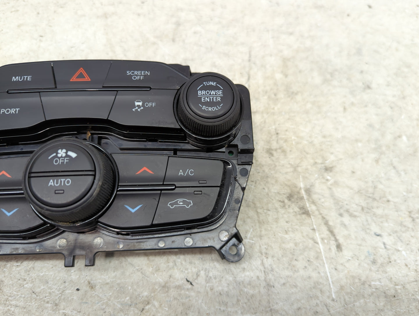 2021 Dodge Challenger Climate Control Module Temperature AC/Heater Replacement P/N:68293606AE 6TD481X8AA Fits OEM Used Auto 