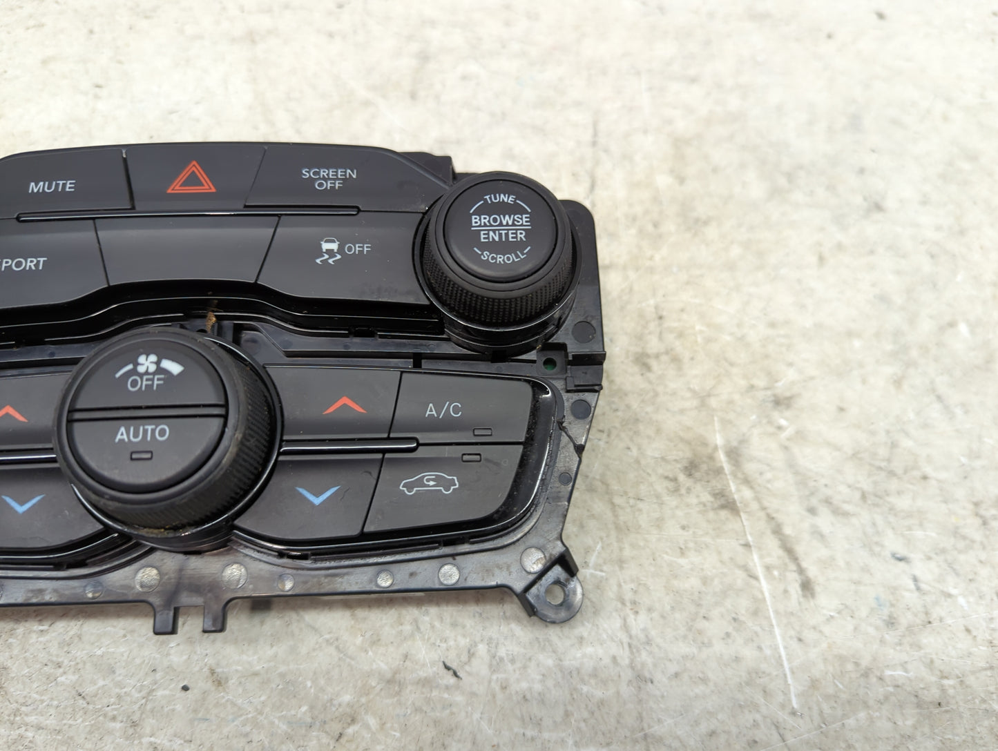 2021 Dodge Challenger Climate Control Module Temperature AC/Heater Replacement P/N:68293606AE 6TD481X8AA Fits OEM Used Auto 