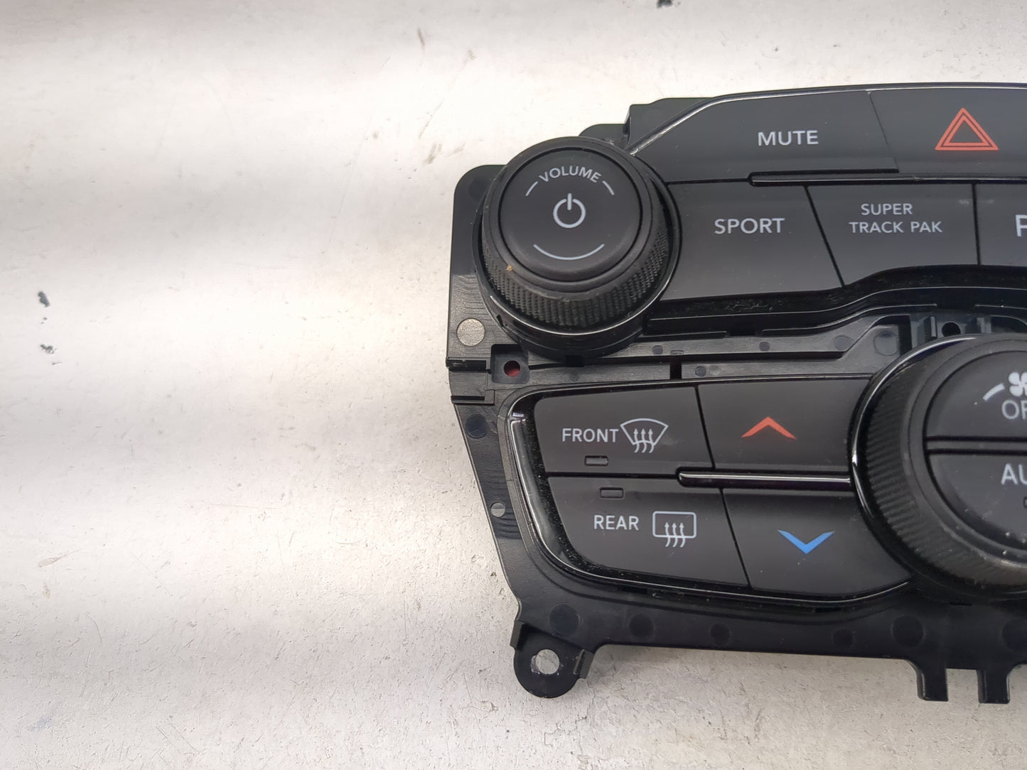 2019-2022 Dodge Challenger Climate Control Module Temperature AC/Heater Replacement P/N:P68293608AE 6TD481X8AA Fits OEM Used