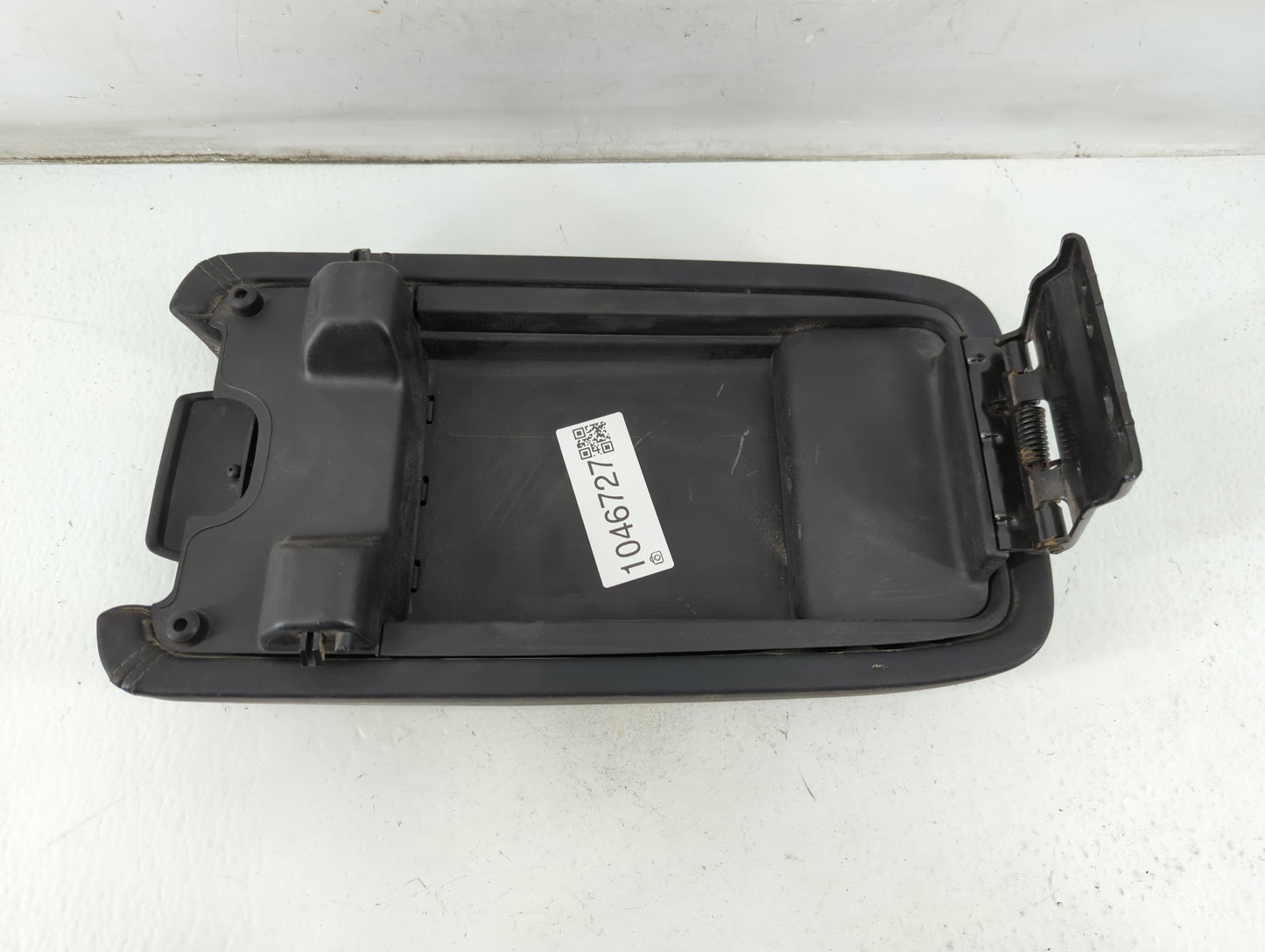 2021 Dodge Charger Center Console Armrest Cover Lid Fits OEM Used Auto Parts - Oemusedautoparts1.com