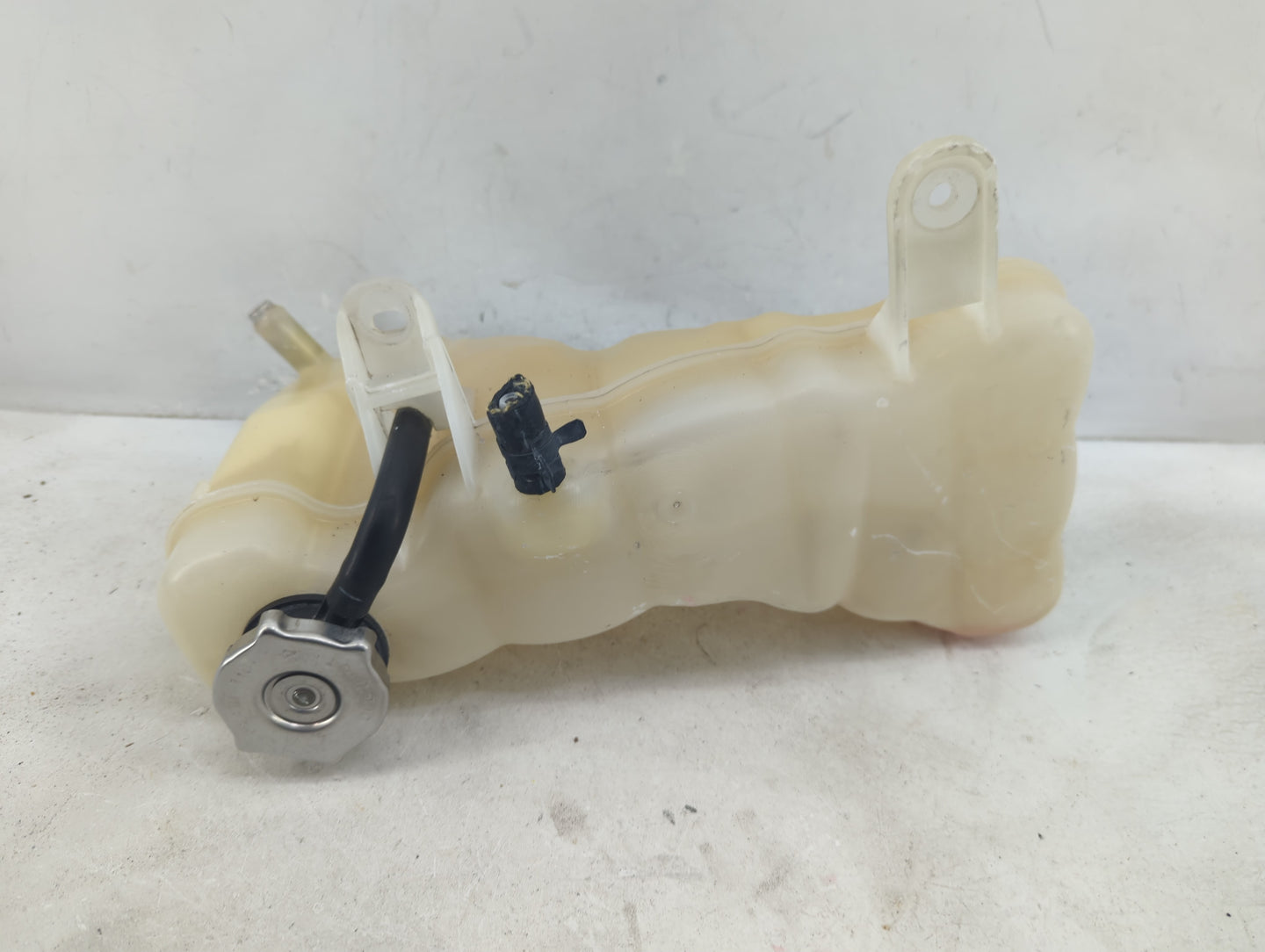 2011-2022 Dodge Charger Radiator Coolant Overflow Expansion Tank Bottle - Oemusedautoparts1.com