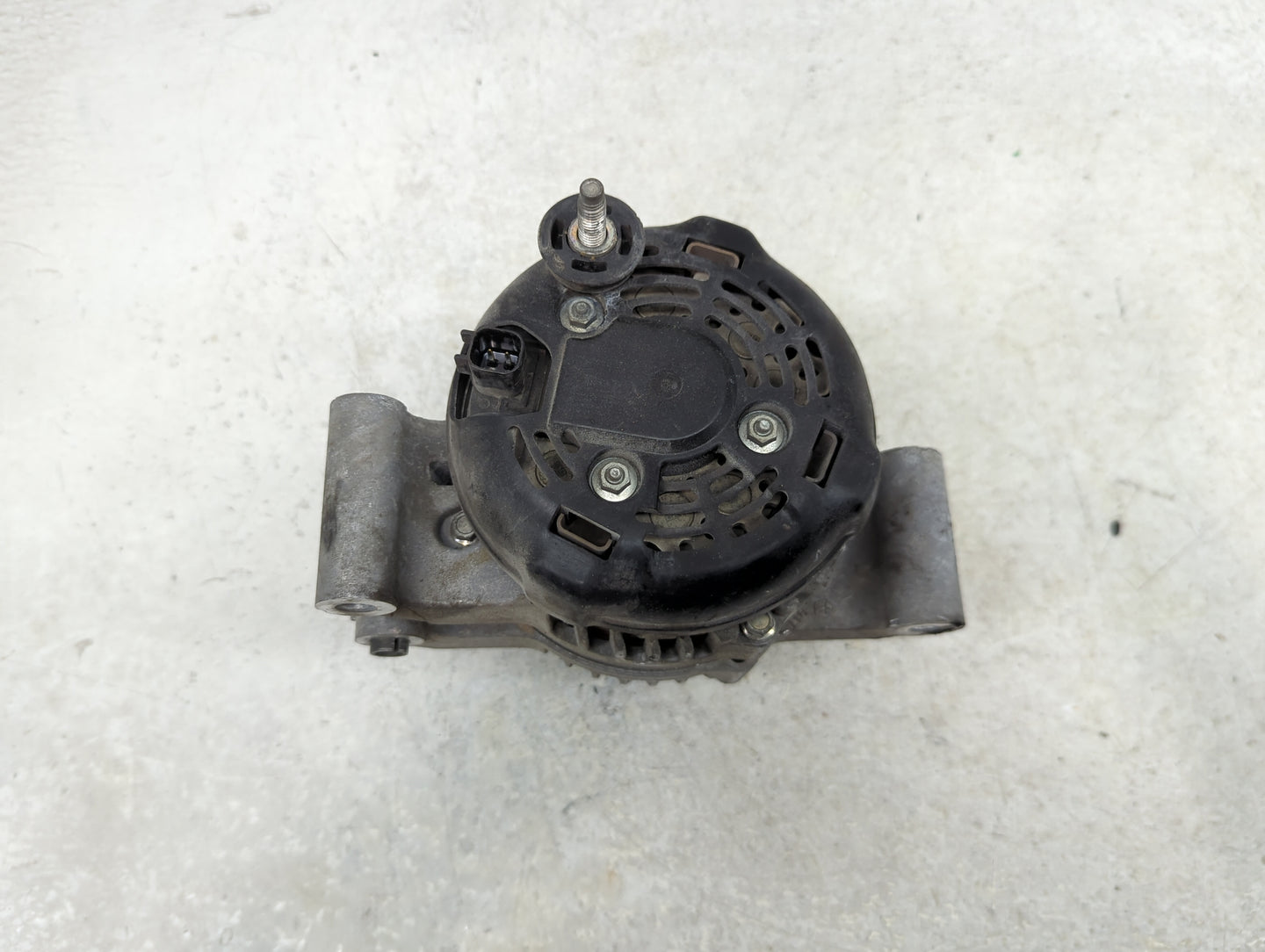 2021-2022 Dodge Durango Alternator Replacement Generator Charging Assembly Engine OEM P/N:68408690AB Fits Fits 2021 2022 OEM