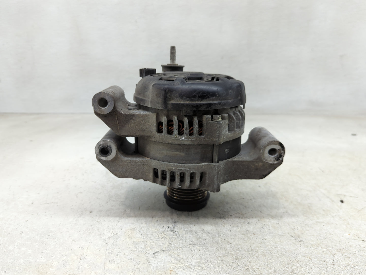 2021-2022 Dodge Durango Alternator Replacement Generator Charging Assembly Engine OEM P/N:68408690AB Fits Fits 2021 2022 OEM