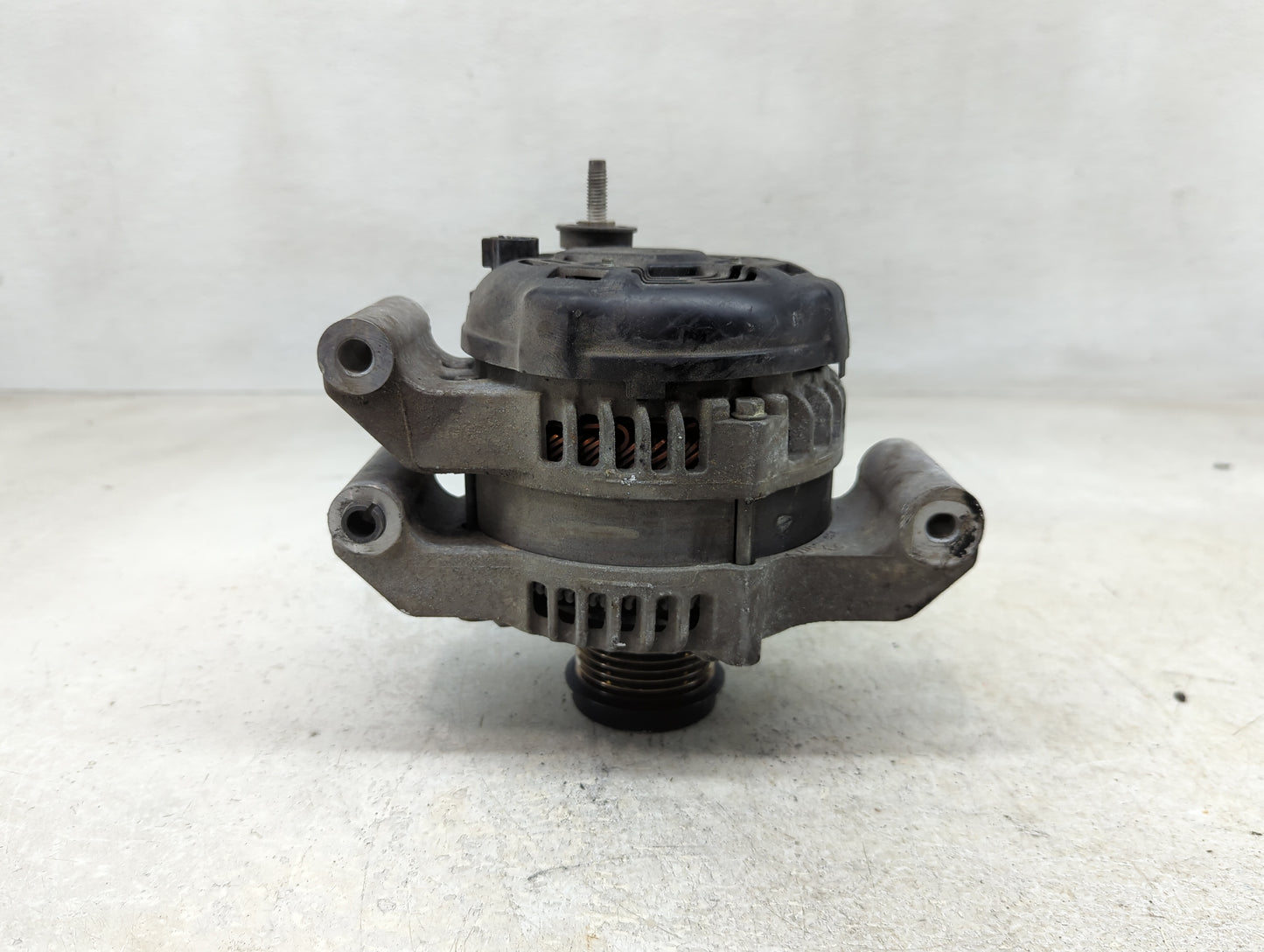 2021-2022 Dodge Durango Alternator Replacement Generator Charging Assembly Engine OEM P/N:68408690AB Fits Fits 2021 2022 OEM