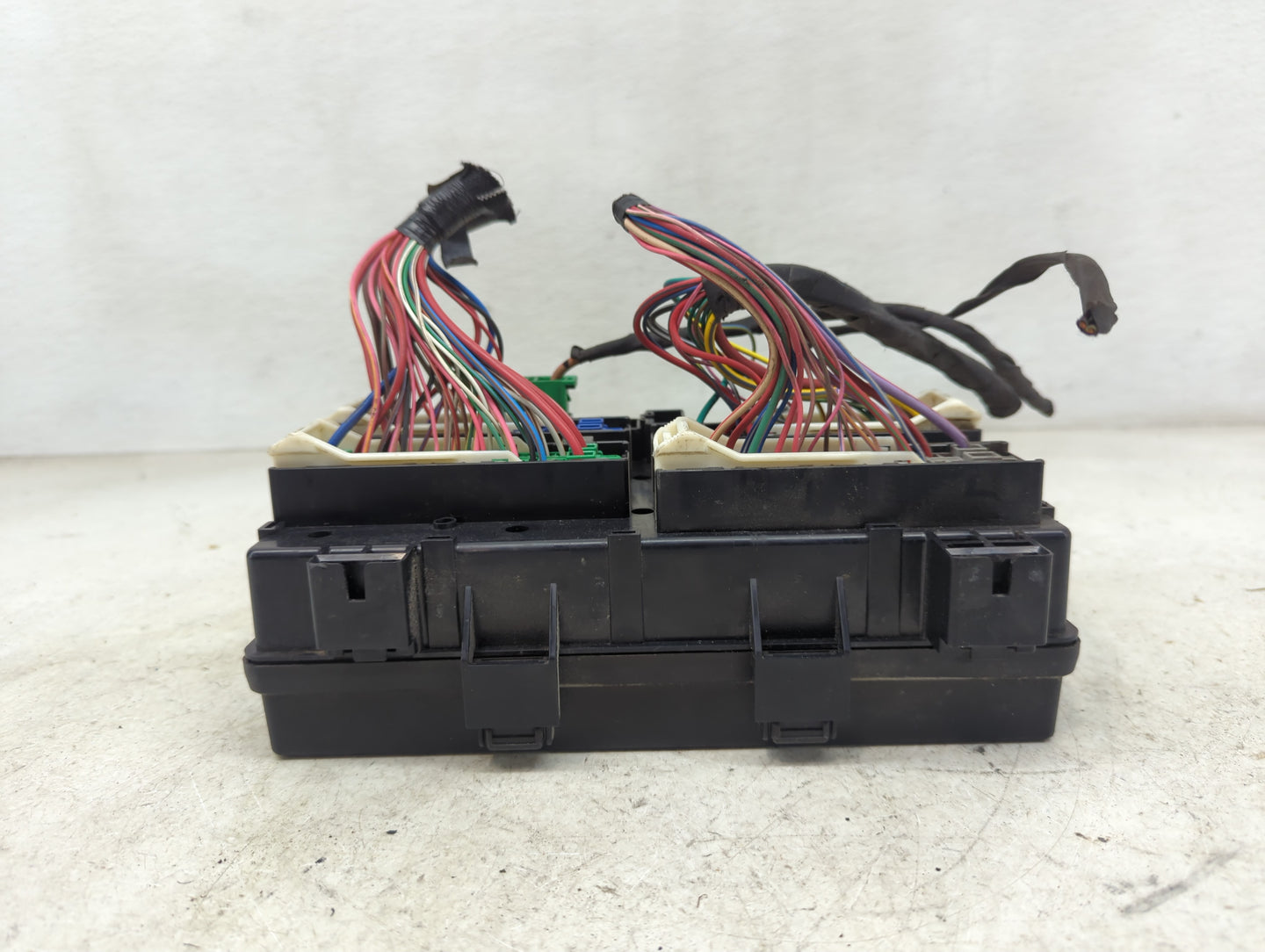 2021 Dodge Durango Fusebox Fuse Box Panel Relay Module P/N:P68500274AA Fits OEM Used Auto Parts - Oemusedautoparts1.com
