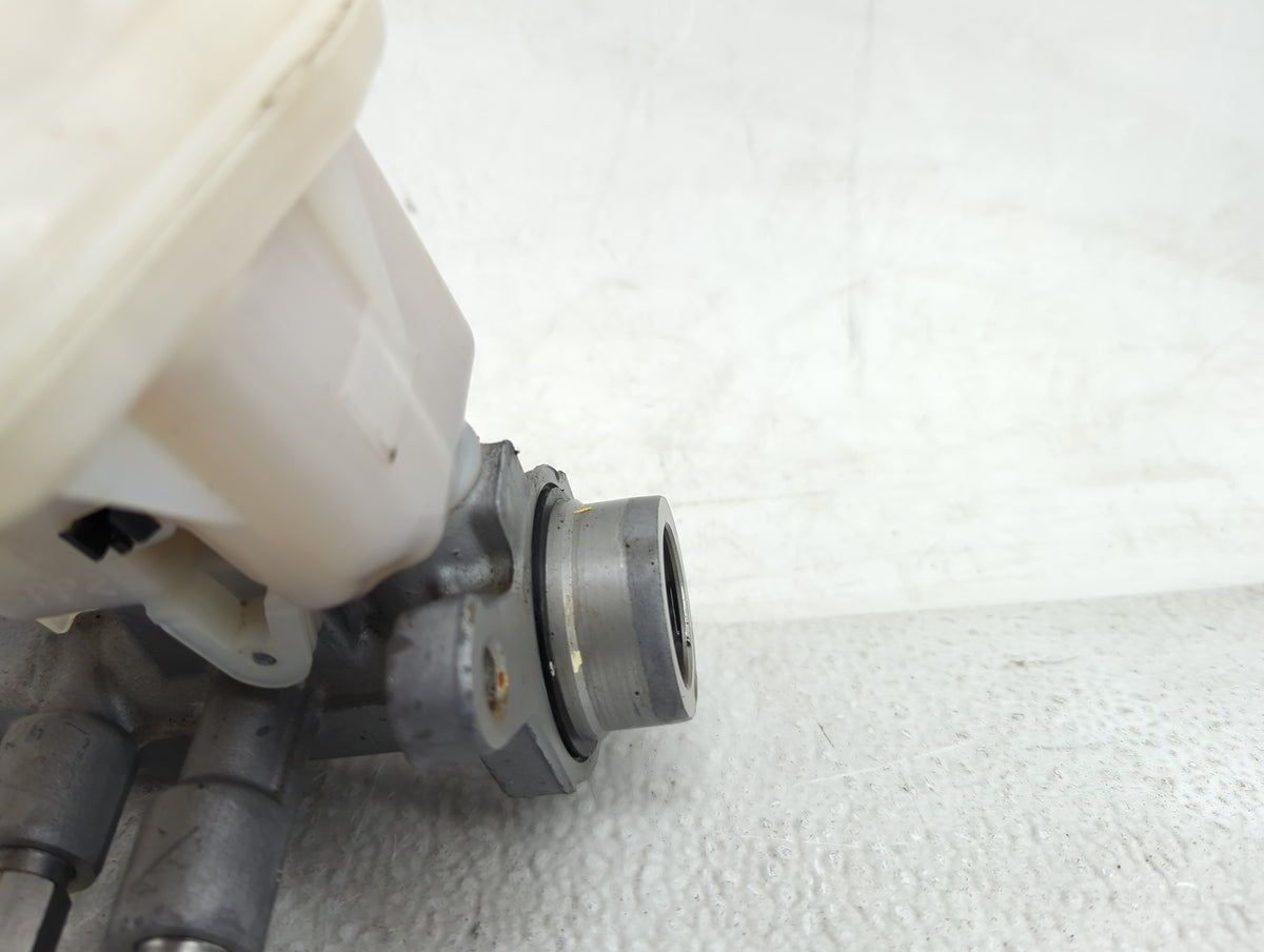 2016-2022 Dodge Durango Brake Master Cylinder 1451063 - Oemusedautoparts1.com