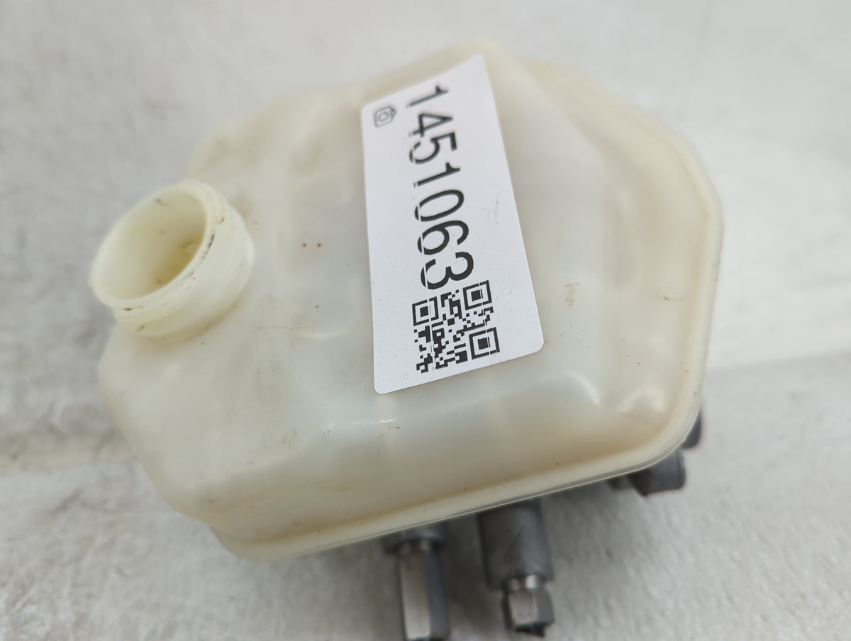 2016-2022 Dodge Durango Brake Master Cylinder 1451063 - Oemusedautoparts1.com