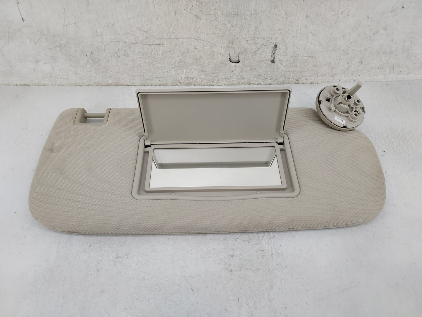 2011-2022 Dodge Durango Sun Visor Shade Replacement Passenger Right Mirror Fits OEM Used Auto Parts - Oemusedautoparts1.com