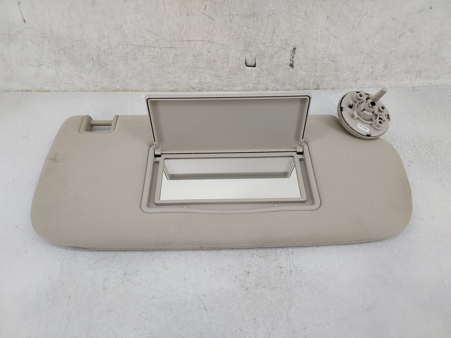 2011-2022 Dodge Durango Sun Visor Shade Replacement Passenger Right Mirror Fits OEM Used Auto Parts - Oemusedautoparts1.com