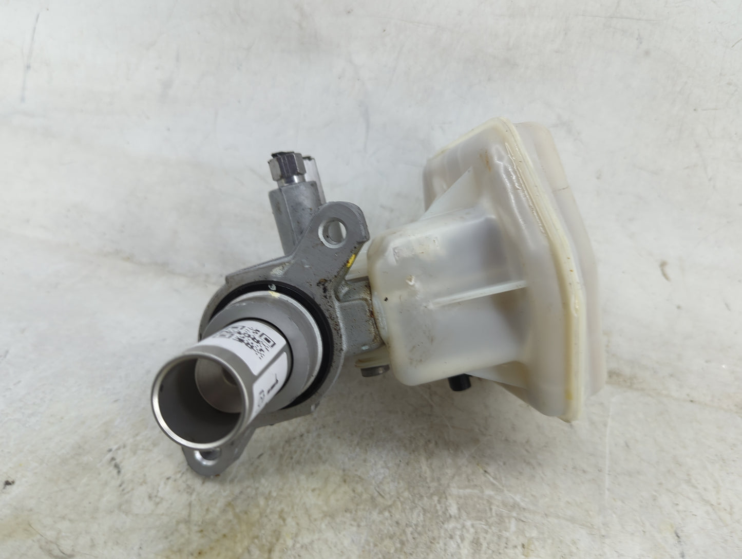 2016-2022 Dodge Durango Brake Master Cylinder 1496713 - Oemusedautoparts1.com
