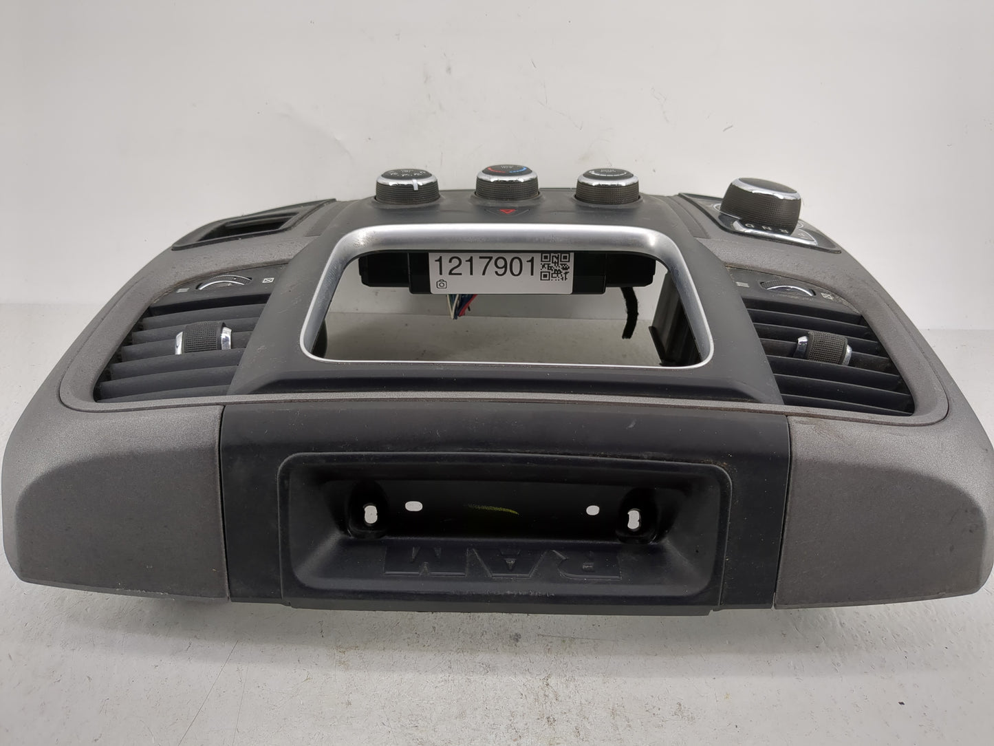 2021 Dodge Ram 1500 Climate Control Module Temperature AC/Heater Replacement P/N:P68268190AA Fits OEM Used Auto Parts - Oemu