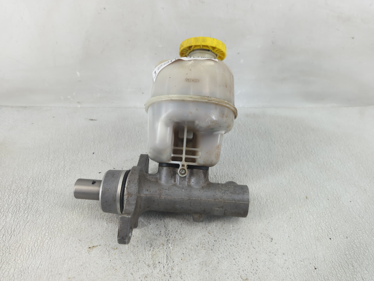 2007-2008 Dodge Ram 1500 Brake Master Cylinder 1220803 - Oemusedautoparts1.com