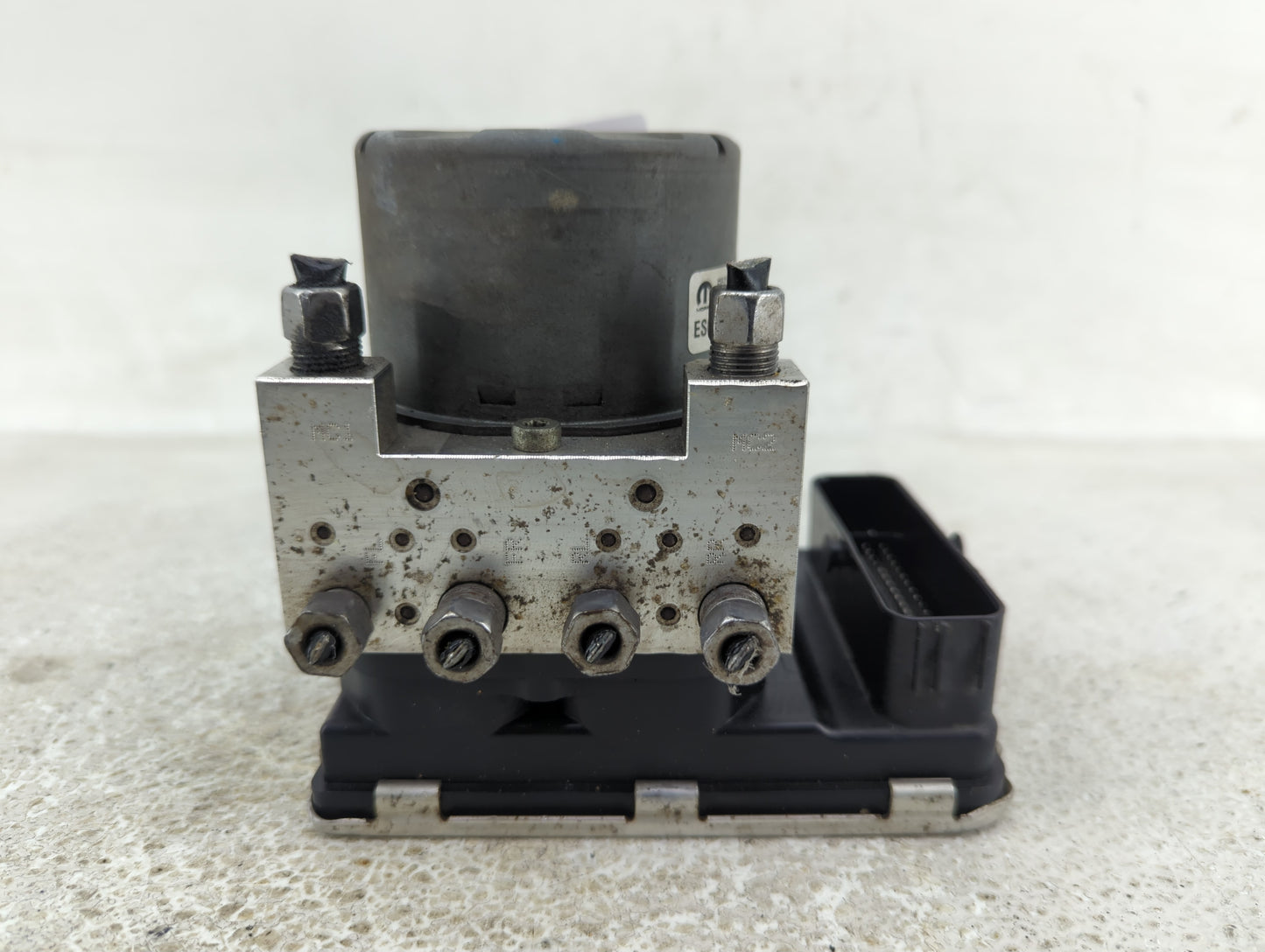 2021 Dodge Ram 1500 ABS Pump Control Module Replacement P/N:68438453AD Fits Fits 2019 2020 2022 OEM Used Auto Parts - Oemuse