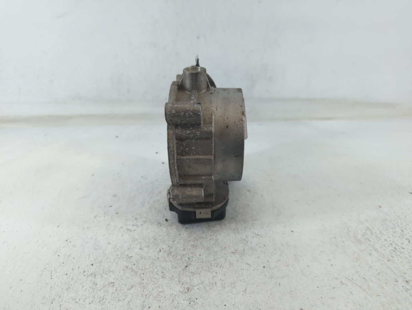 2021 Dodge Ram 1500 Throttle Body P/N:53034251AD Fits Fits 2012 2013 2014 2015 2016 2017 2018 2019 2020 2022 OEM Used Auto P