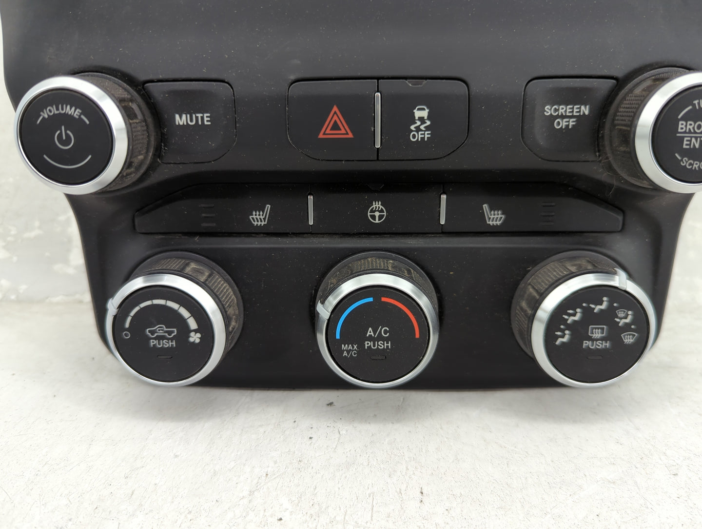 2021 Dodge Ram 2500 Climate Control Module Temperature AC/Heater Replacement P/N:P68370125AB 17027644-02 Fits Fits 2019 2020