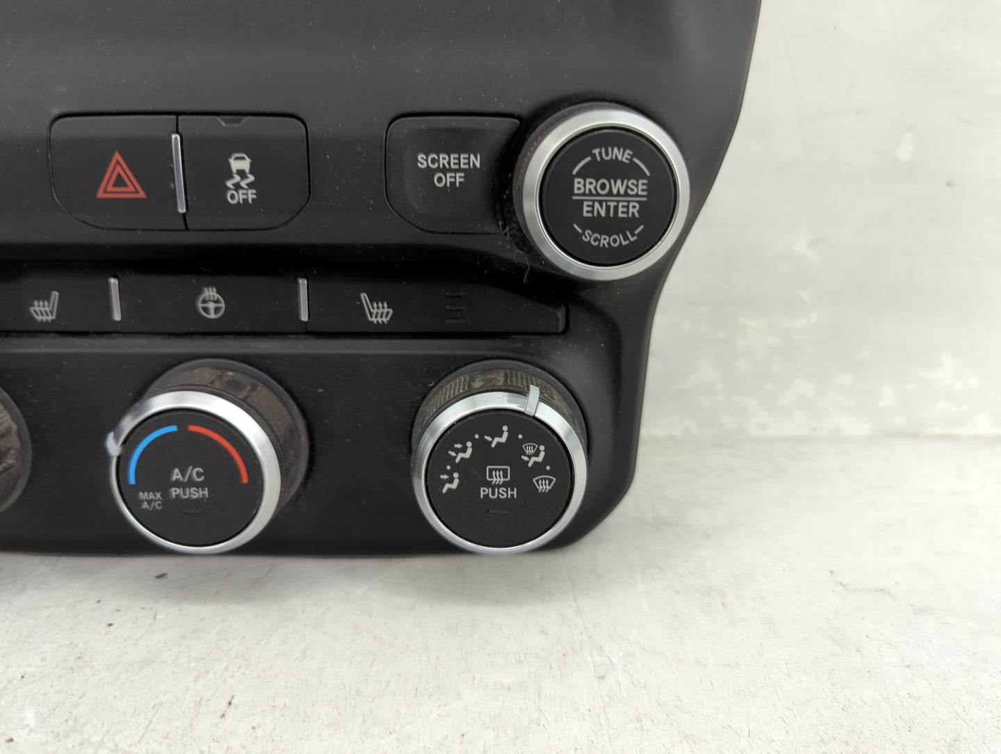 2021 Dodge Ram 2500 Climate Control Module Temperature AC/Heater Replacement P/N:P68370125AB 17027644-02 Fits Fits 2019 2020