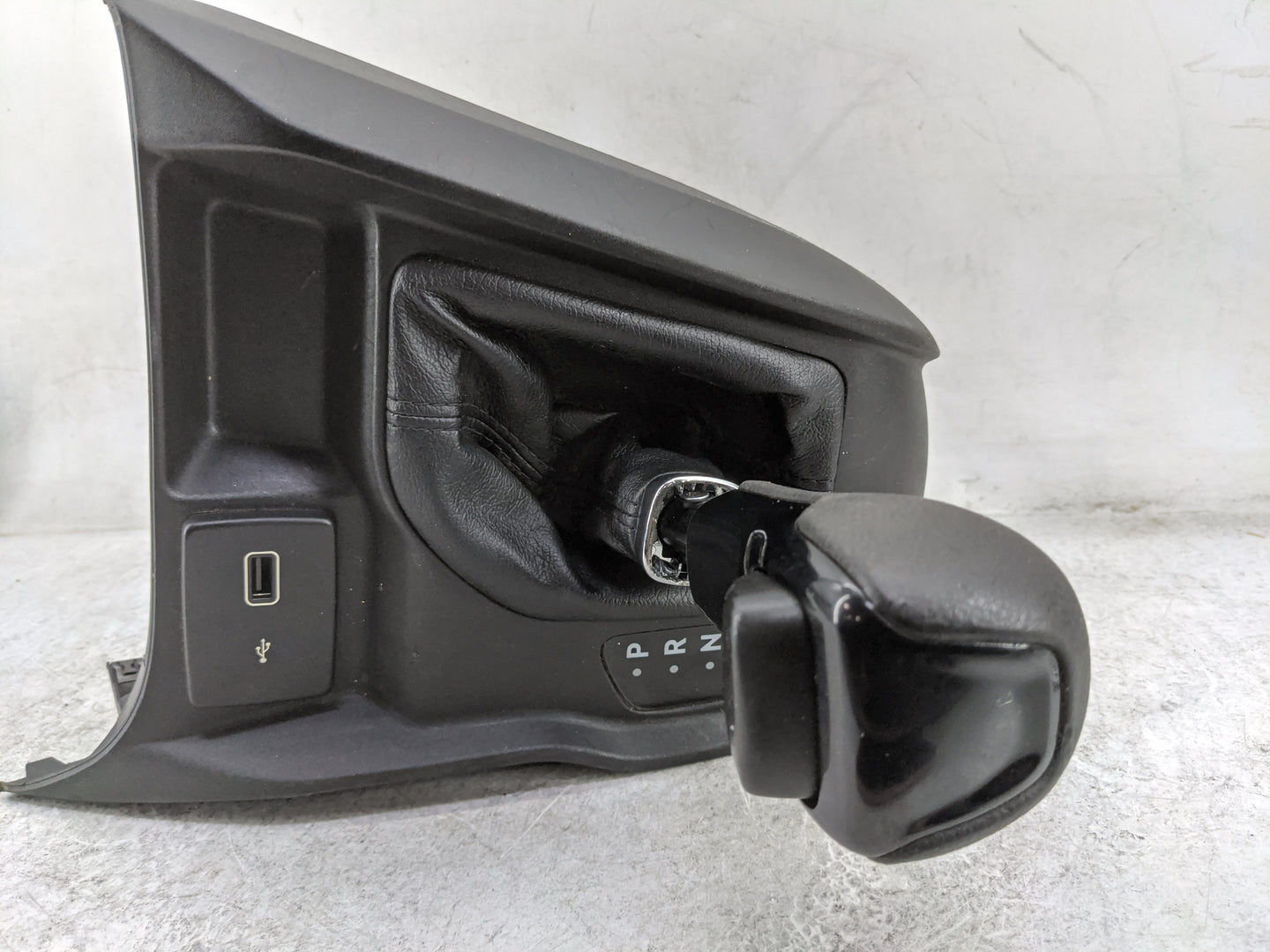 2021 Fiat Promaster City Floor Console Assembly Shifter - Oemusedautoparts1.com