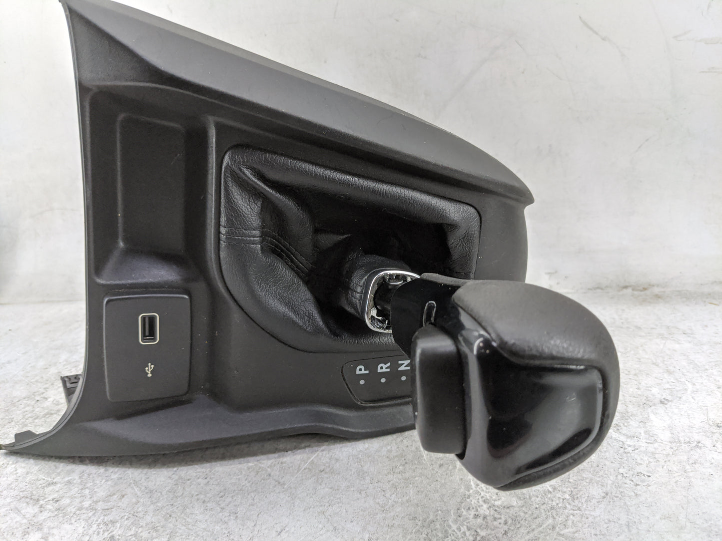 2021 Fiat Promaster City Floor Console Assembly Shifter - Oemusedautoparts1.com