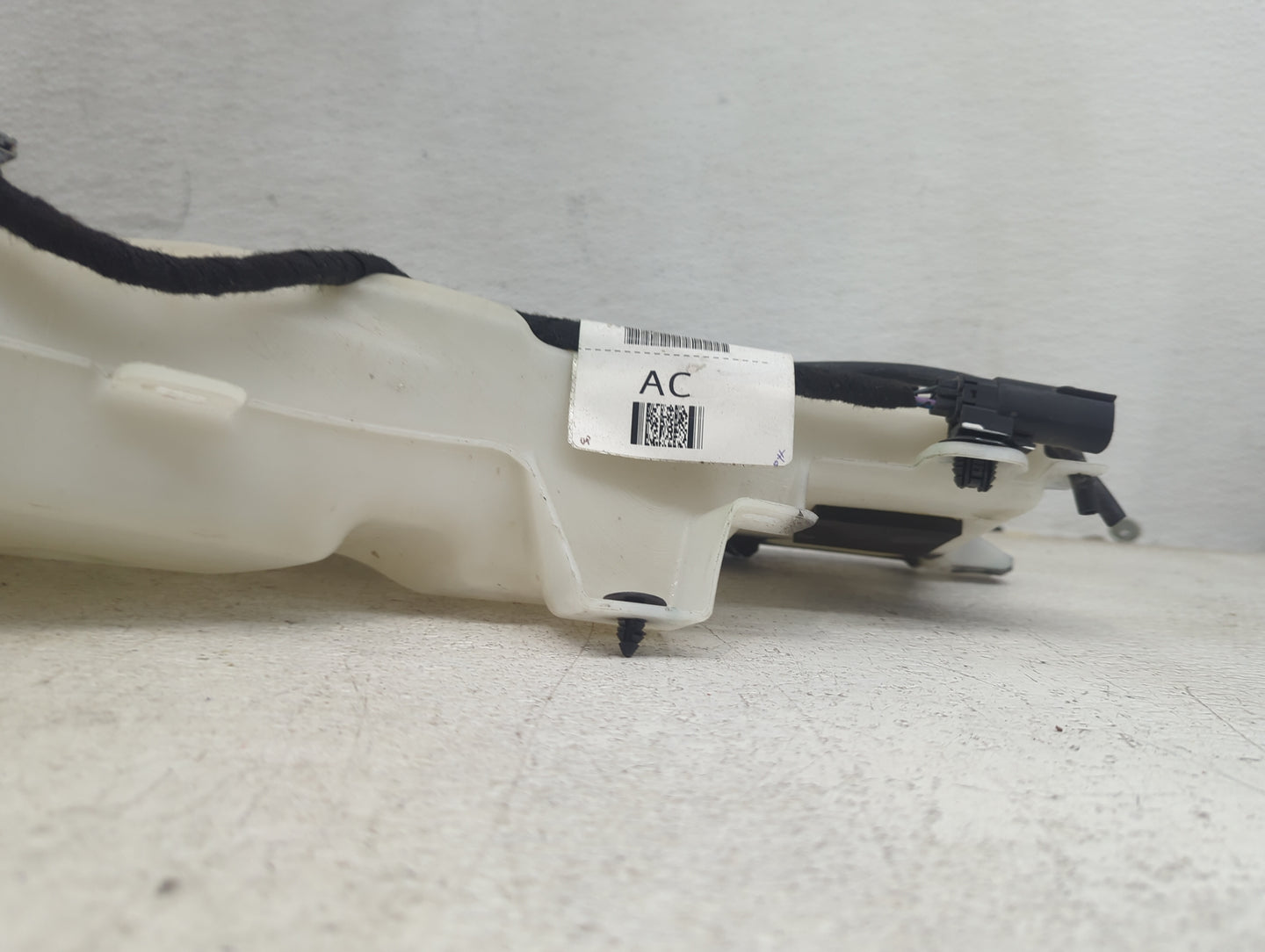 2021-2021 Ford Bronco Windshield Washer Fluid Reservoir Bottle Oem 1473739 - Oemusedautoparts1.com