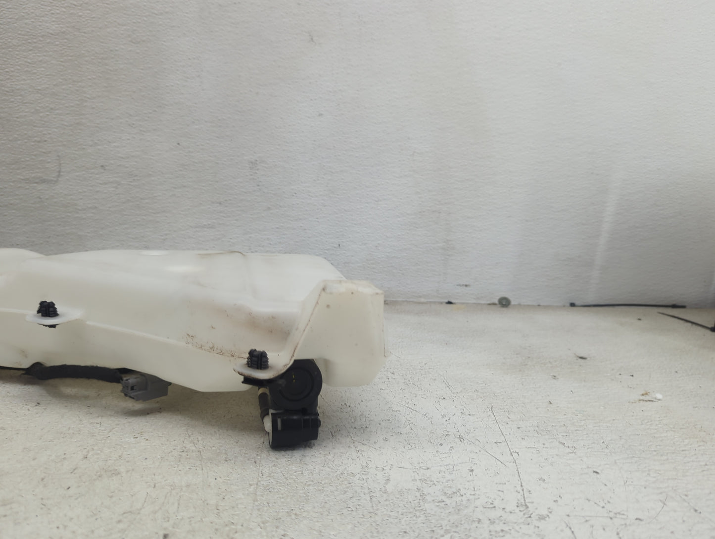 2021-2021 Ford Bronco Windshield Washer Fluid Reservoir Bottle Oem - Oemusedautoparts1.com