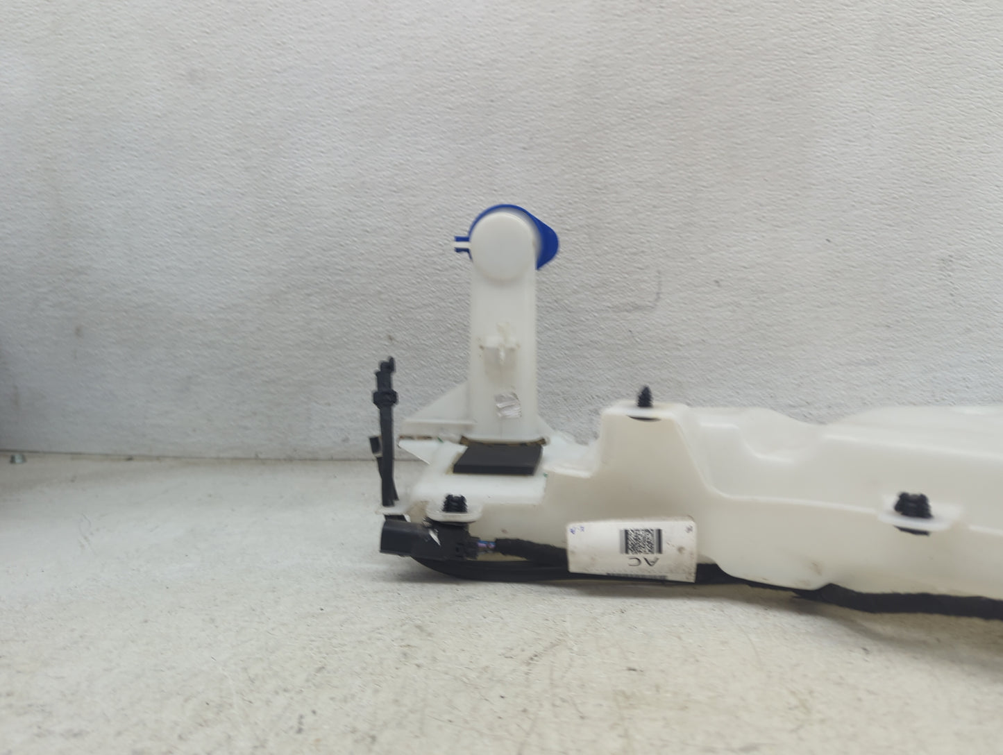 2021-2021 Ford Bronco Windshield Washer Fluid Reservoir Bottle Oem - Oemusedautoparts1.com