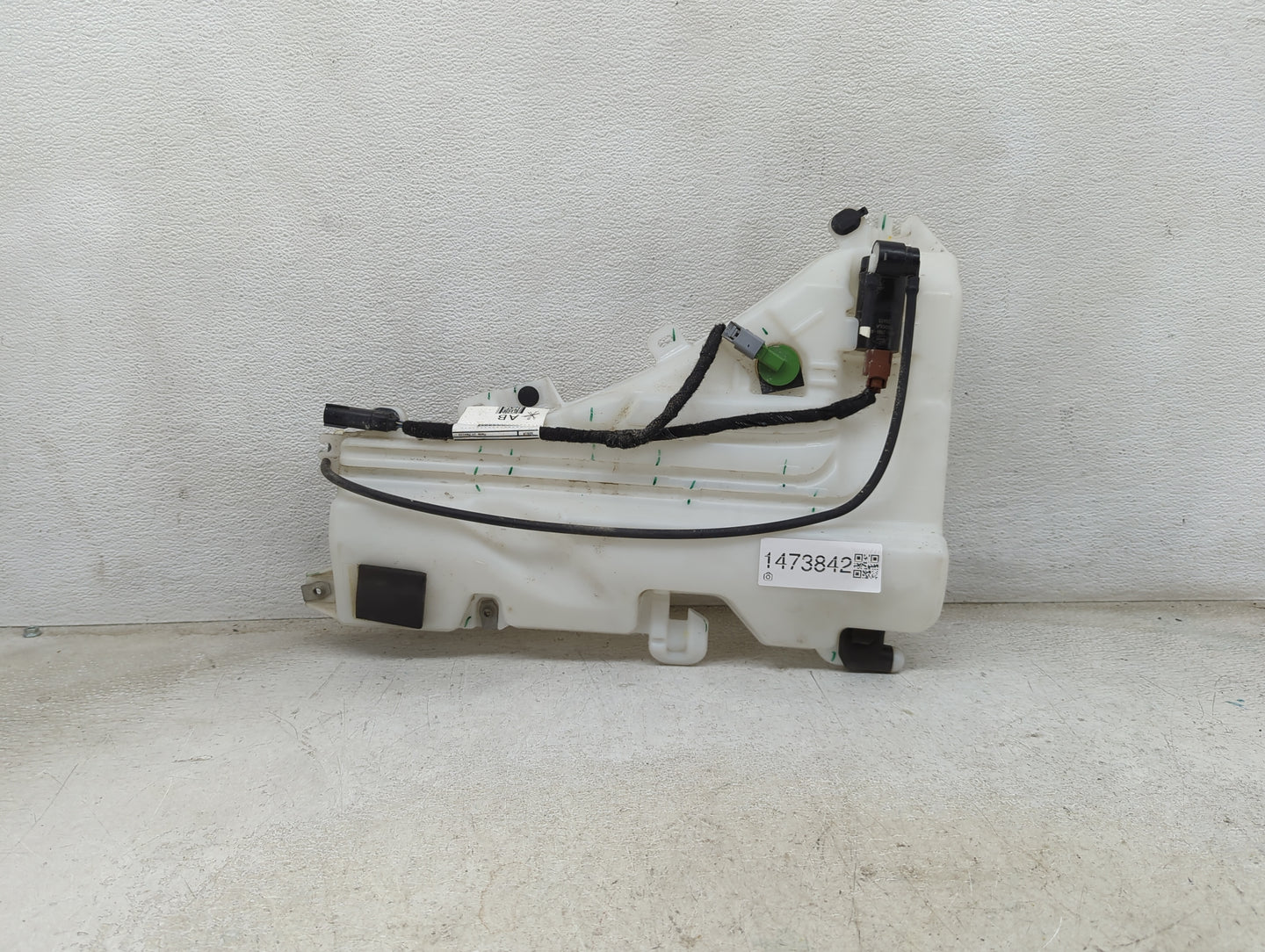 2021-2021 Ford Bronco Windshield Washer Fluid Reservoir Bottle Oem 1473842 - Oemusedautoparts1.com