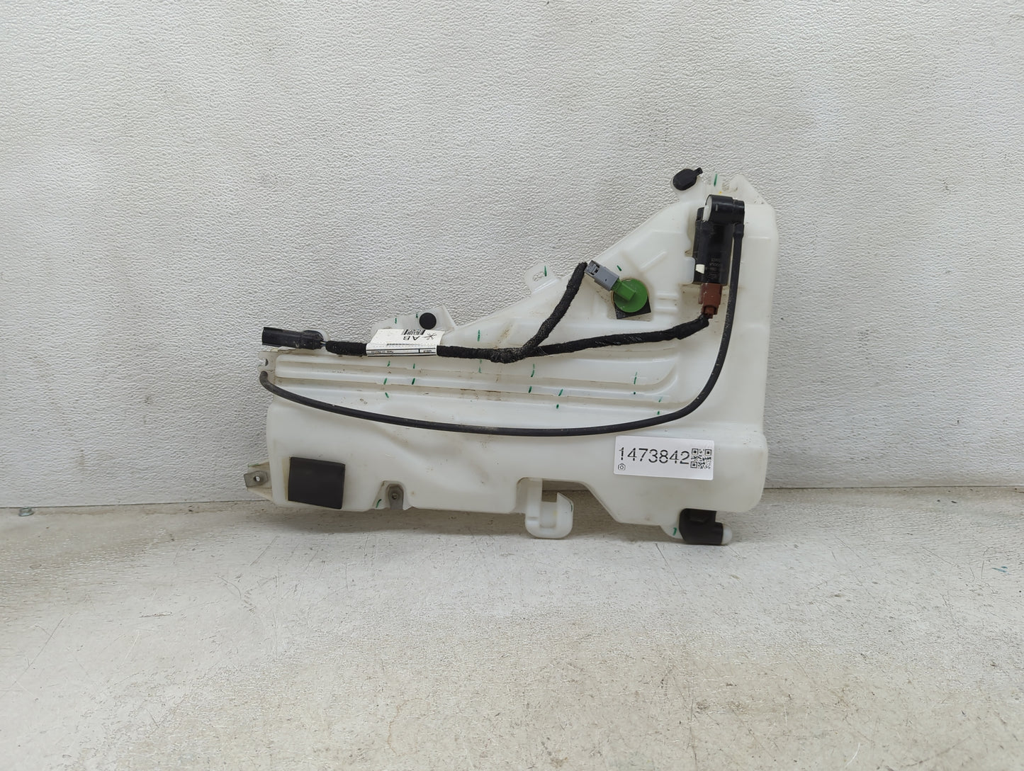 2021-2021 Ford Bronco Windshield Washer Fluid Reservoir Bottle Oem 1473842 - Oemusedautoparts1.com