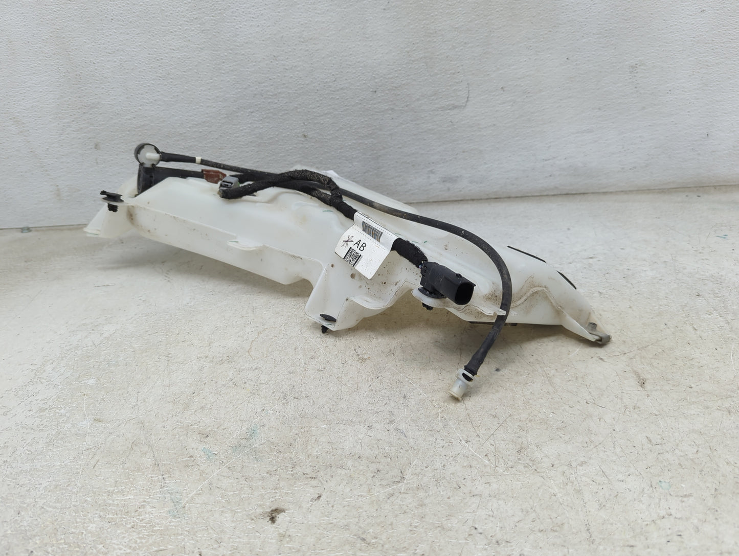 2021-2021 Ford Bronco Windshield Washer Fluid Reservoir Bottle Oem 1473842 - Oemusedautoparts1.com