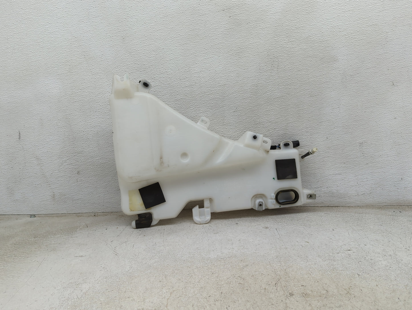 2021-2021 Ford Bronco Windshield Washer Fluid Reservoir Bottle Oem 1473842 - Oemusedautoparts1.com