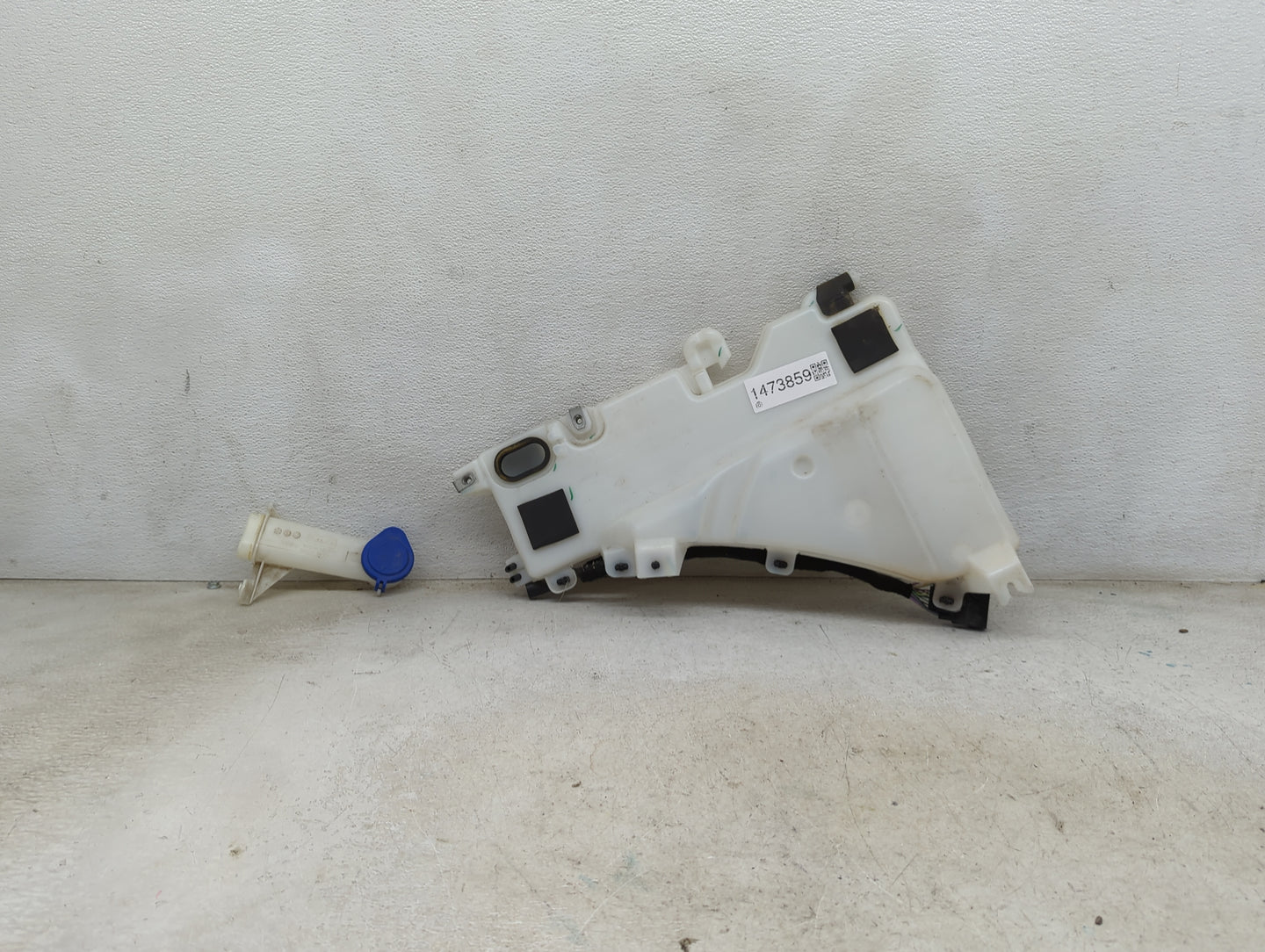 2021-2021 Ford Bronco Windshield Washer Fluid Reservoir Bottle Oem 1473859 - Oemusedautoparts1.com