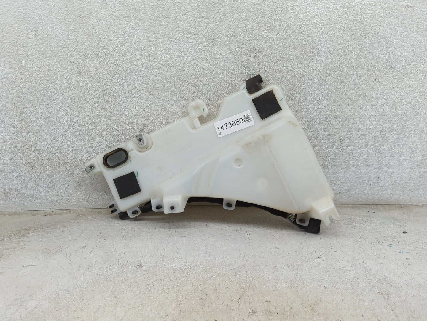 2021-2021 Ford Bronco Windshield Washer Fluid Reservoir Bottle Oem 1473859 - Oemusedautoparts1.com