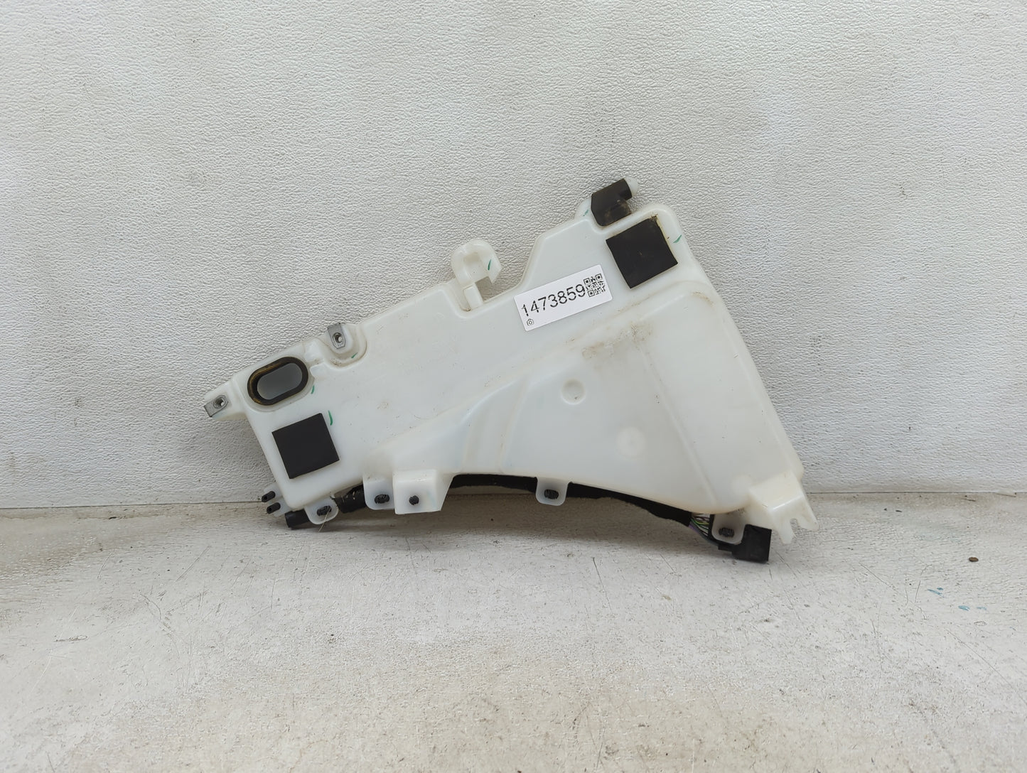 2021-2021 Ford Bronco Windshield Washer Fluid Reservoir Bottle Oem 1473859 - Oemusedautoparts1.com