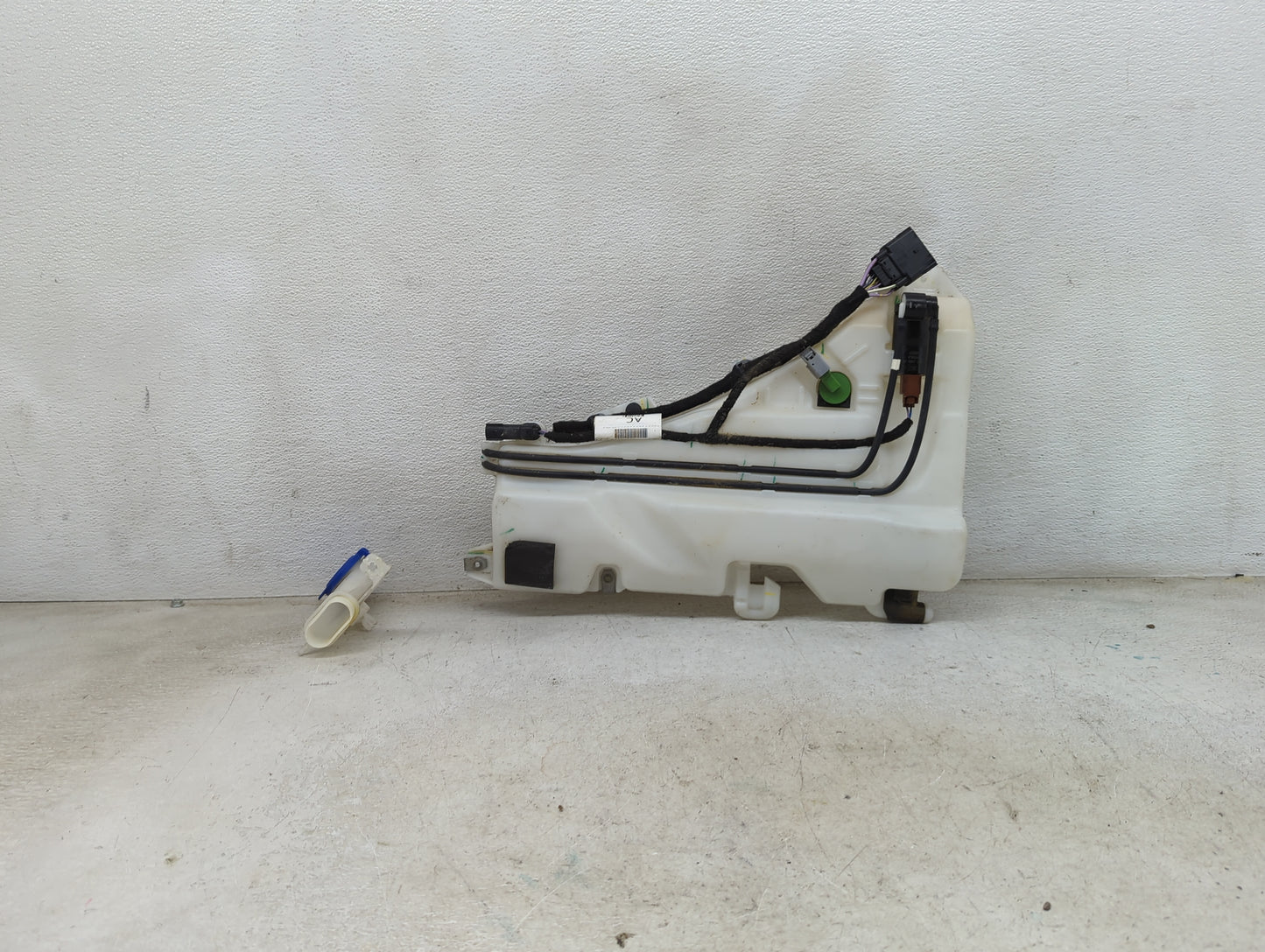 2021-2021 Ford Bronco Windshield Washer Fluid Reservoir Bottle Oem 1473859 - Oemusedautoparts1.com