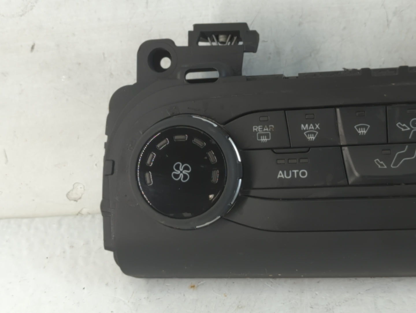 2021 Ford Bronco Climate Control Module Temperature AC/Heater Replacement P/N:12931121 M1PT-18C612-JD Fits OEM Used Auto Par