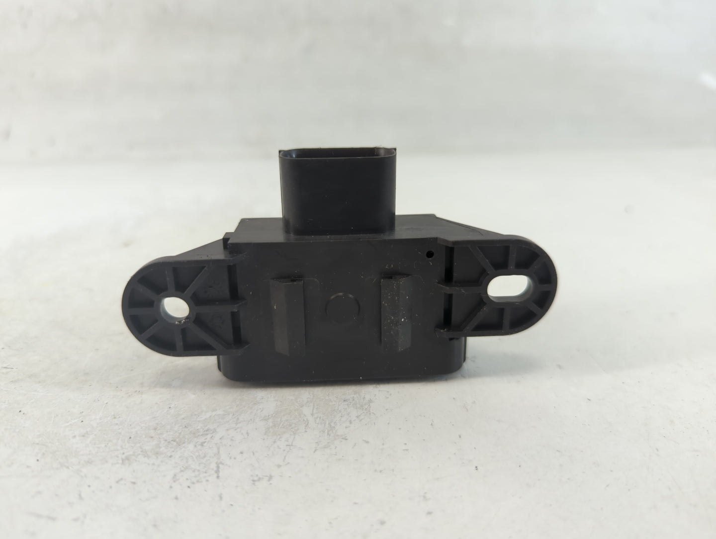 2021-2021 Ford Bronco Power Converter Control Module Hu5t-14g490-af - Oemusedautoparts1.com