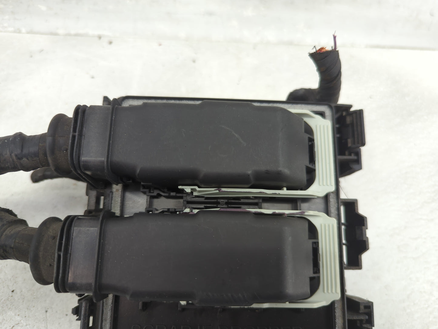 2021-2022 Ford Bronco Sport Fusebox Fuse Box Panel Relay Module P/N:JX6T-14A003-AB Fits Fits 2021 2022 OEM Used Auto Parts -