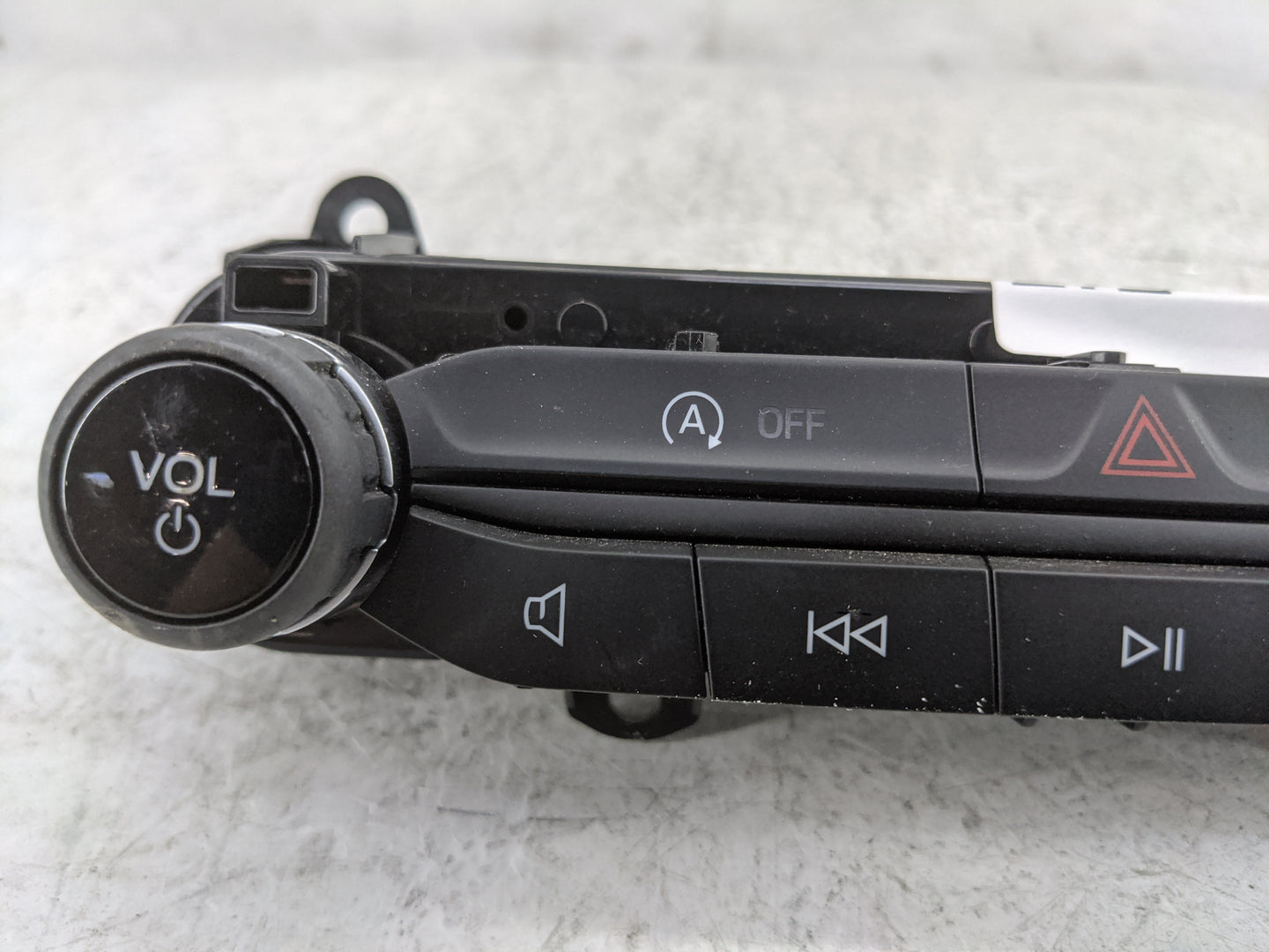 2021-2022 Ford Bronco Sport Radio Control Panel 1478401 - Oemusedautoparts1.com