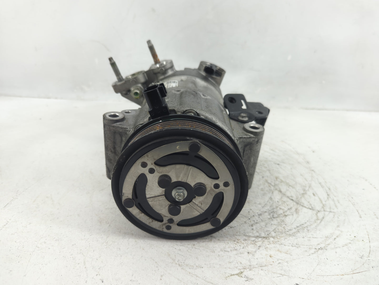 2018-2021 Ford Ecosport Air Conditioning A/c Ac Compressor Oem - Oemusedautoparts1.com