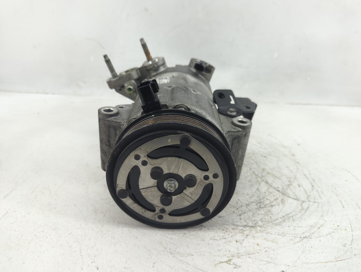 2018-2021 Ford Ecosport Air Conditioning A/c Ac Compressor Oem - Oemusedautoparts1.com